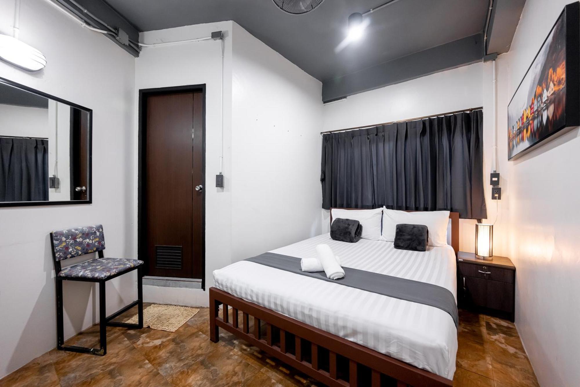 Vibes Hostel กรุงเทพมหานคร ภายนอก รูปภาพ