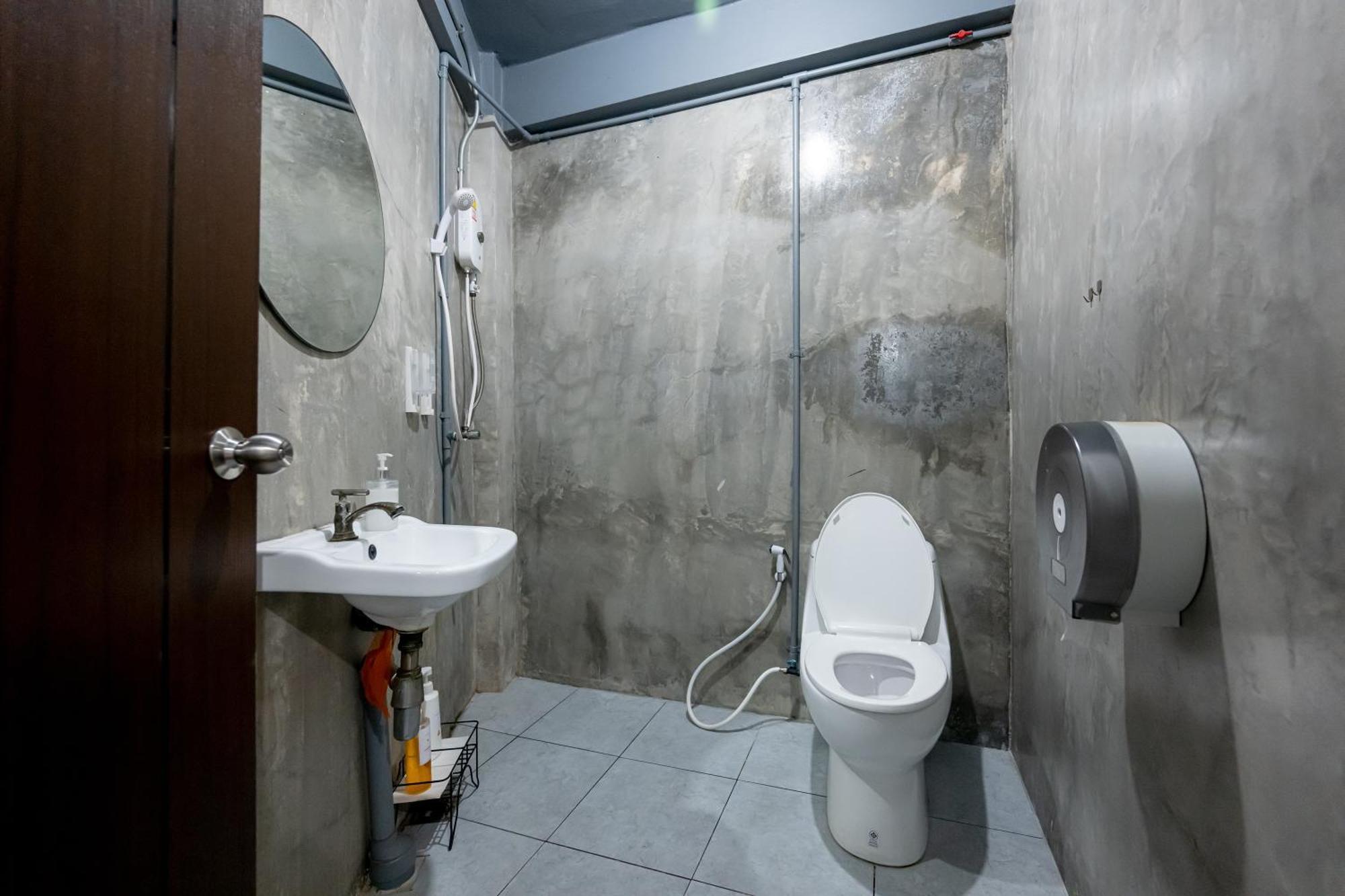Vibes Hostel กรุงเทพมหานคร ภายนอก รูปภาพ