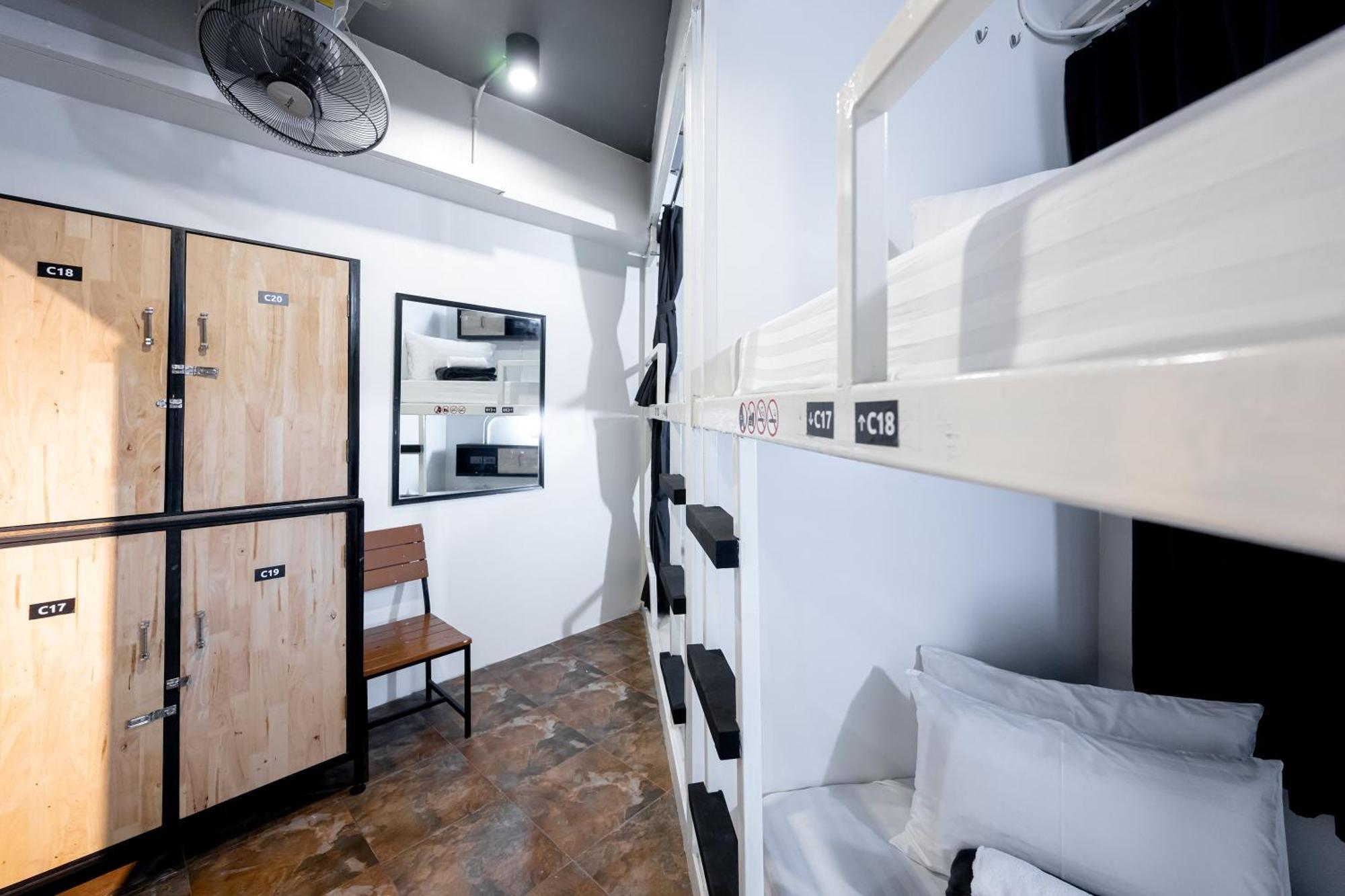 Vibes Hostel กรุงเทพมหานคร ภายนอก รูปภาพ