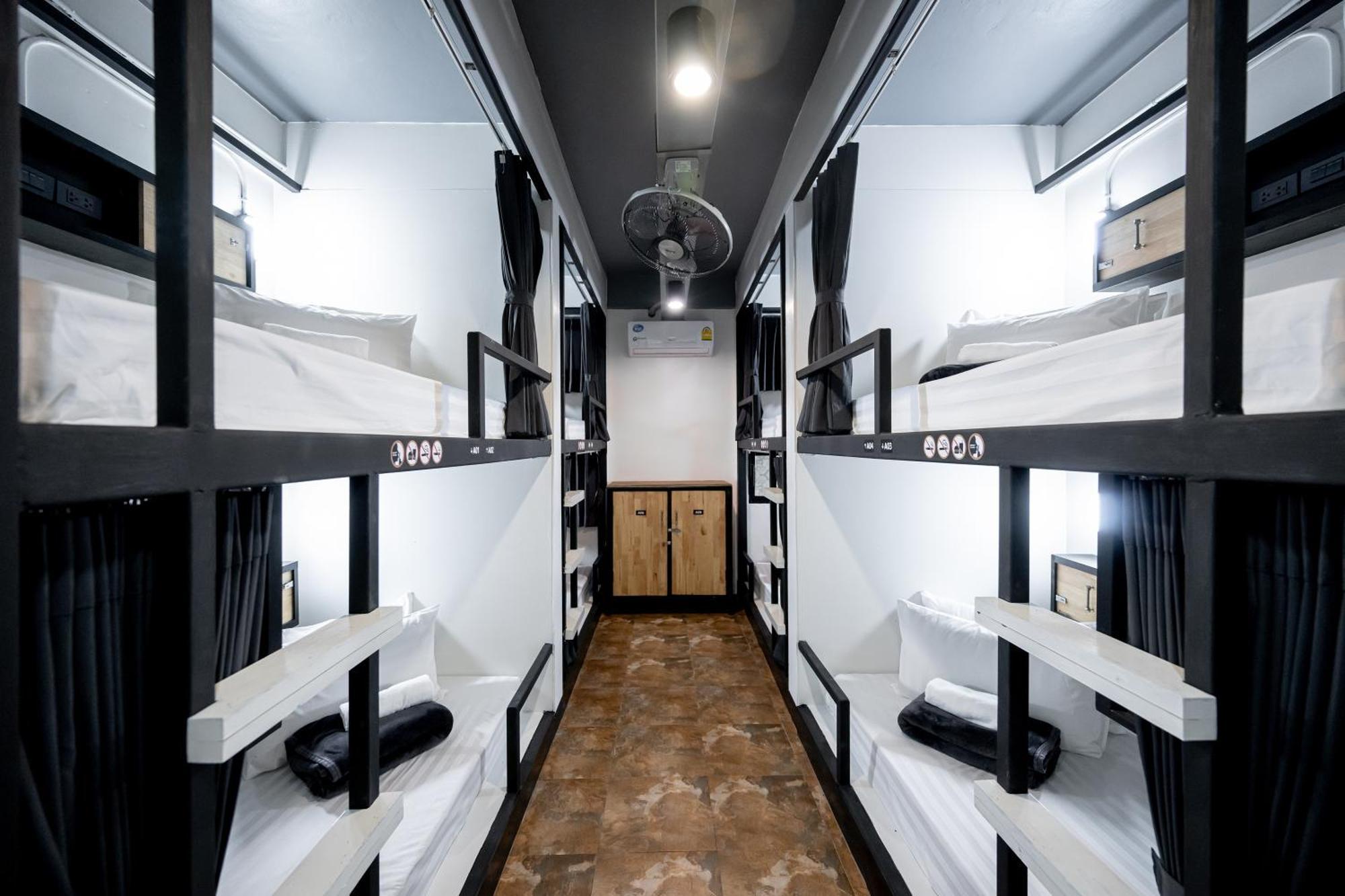 Vibes Hostel กรุงเทพมหานคร ภายนอก รูปภาพ