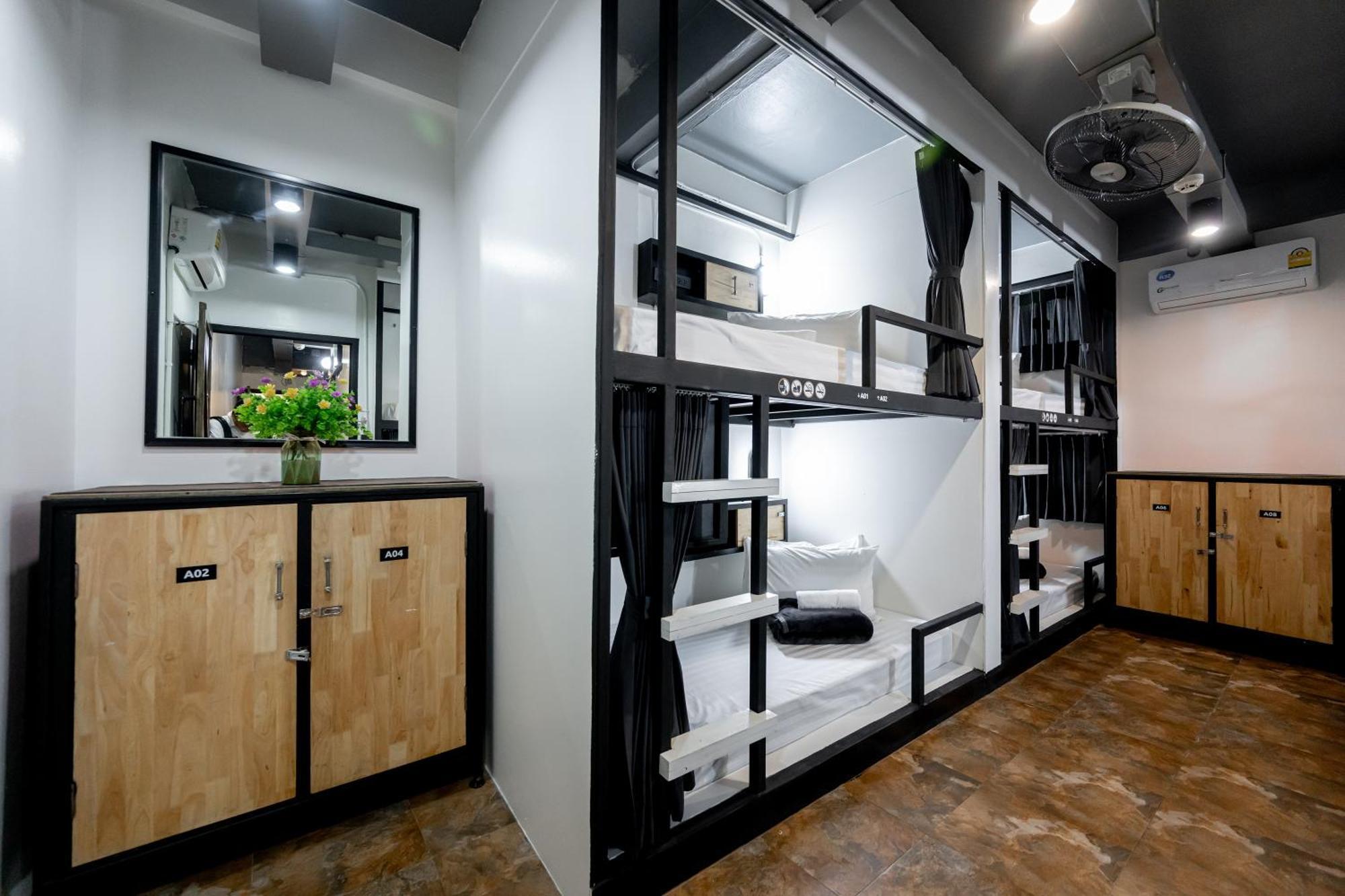 Vibes Hostel กรุงเทพมหานคร ภายนอก รูปภาพ