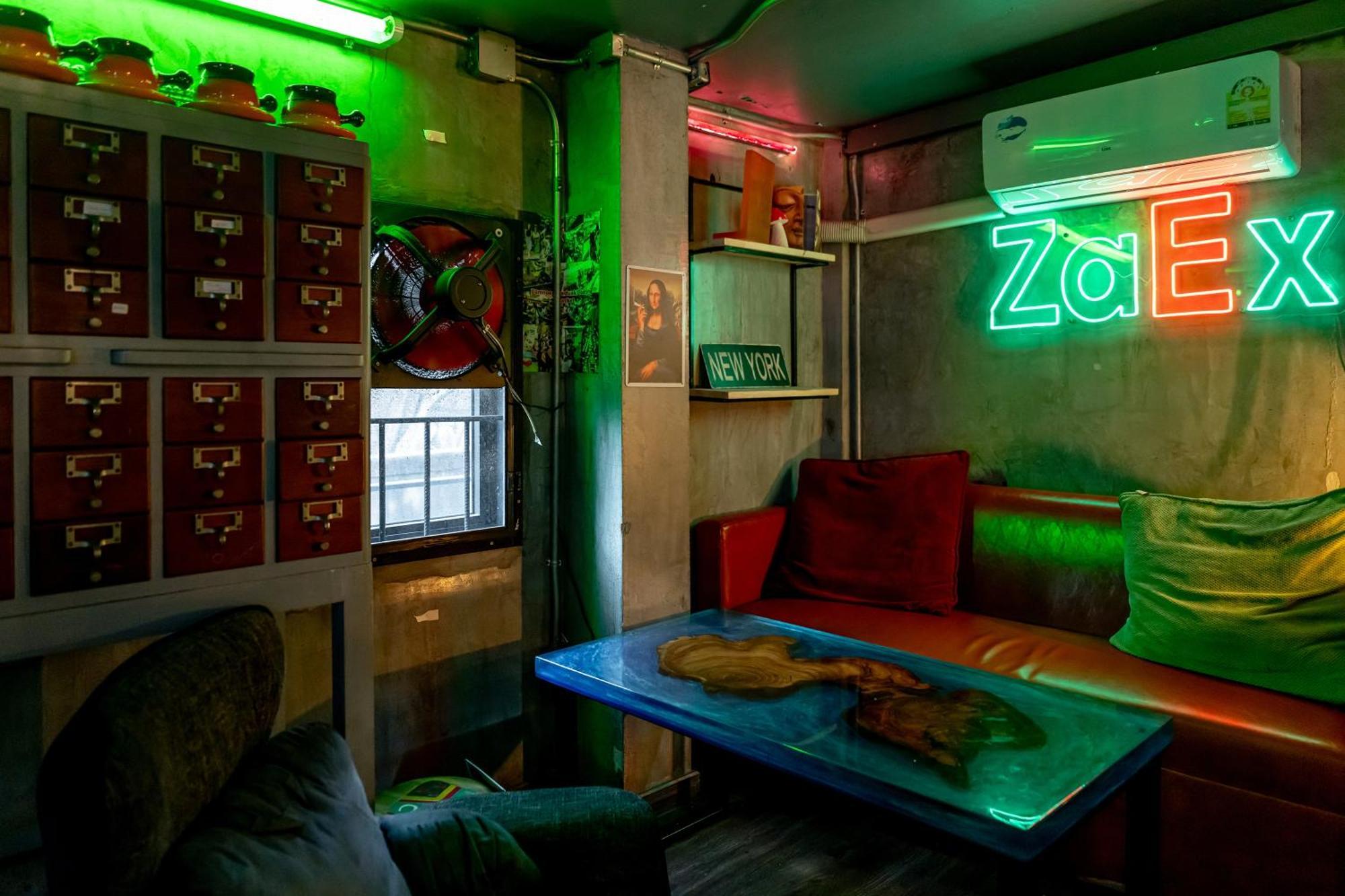 Vibes Hostel กรุงเทพมหานคร ภายนอก รูปภาพ