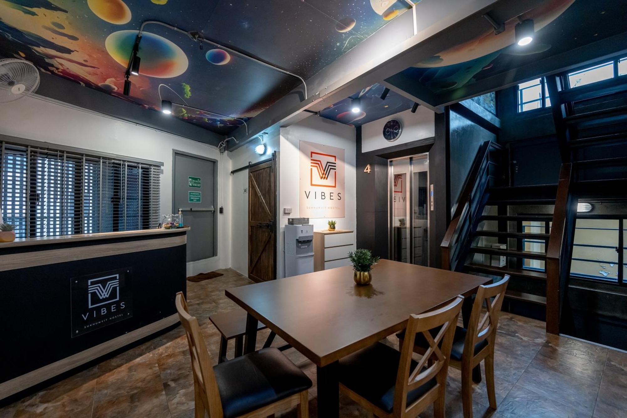 Vibes Hostel กรุงเทพมหานคร ภายนอก รูปภาพ